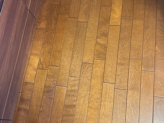 小工事 コストを抑えて美観を取り戻したリビングフローリングと洗面ボウル