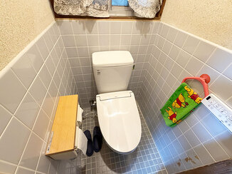 トイレリフォーム フチレス形状でお掃除がしやすく、節水性能も高いトイレ