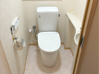 トイレリフォーム 毎日のお掃除がラクになる節水トイレ ＆お料理がはかどるキッチン照明