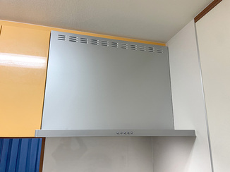 小工事 お掃除しやすく見た目もすっきり！キッチンに調和するレンジフード